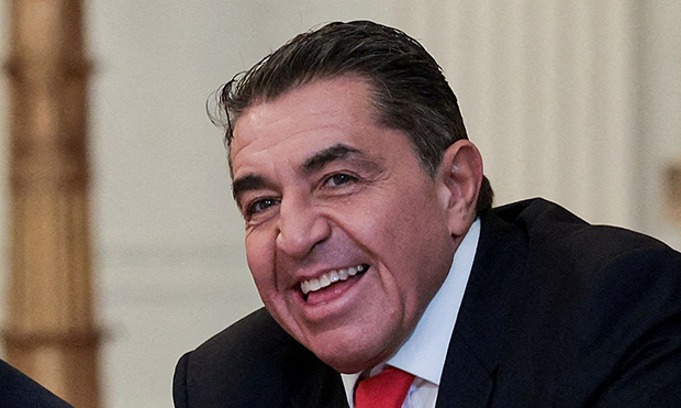 Ministério das Mulheres repudia declaração de assessor de Trump sobre brasileiras