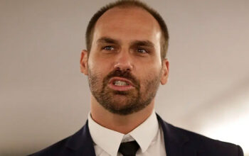 Moraes define prazo final para Eduardo e PGR em processo por coação