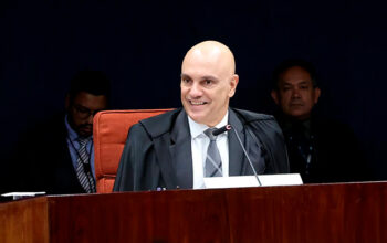 Moraes diz que críticas de políticos ao STF parecem “conversa de machão de bar”