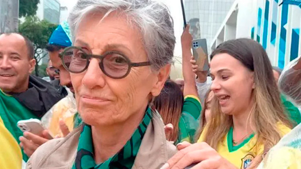 Mulher trans denuncia Cássia Kis por transfobia em banheiro de shopping