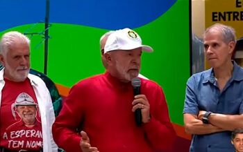 “Ninguém vai fazer a gente mudar o Pix”, diz Lula após ataque dos EUA