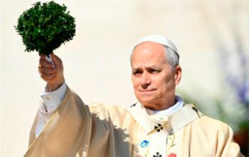 Papa pede que aqueles que ‘desencadeiam guerras’ escolham a paz