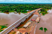 Ponte sobre o rio Autaz Mirim na BR-319 é  liberada para o tráfego após a conclusão e análise dos testes de carga