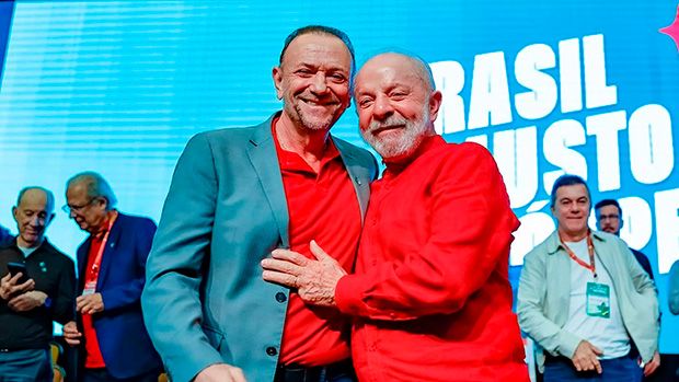 Presidente do PT convoca “porta-vozes” de Lula e “grandes mobilizações” no 1º de maio