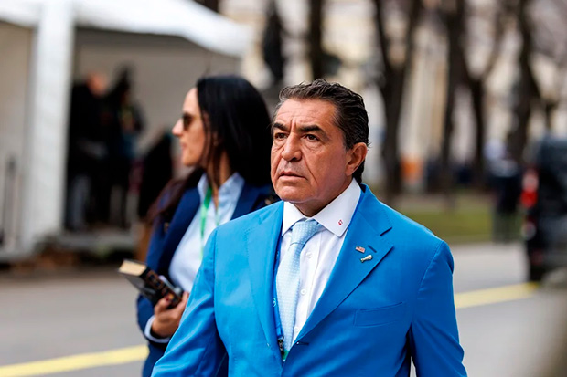 “Putas e de raça maldita”, diz aliado de Trump sobre brasileiras