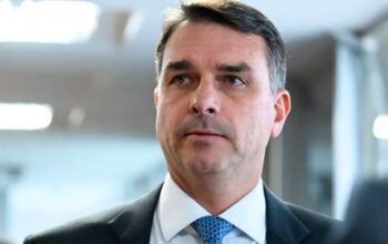 "Flávio Bolsonaro vai acabar com o Pix", afirma Lindbergh