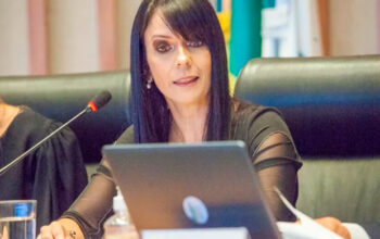 PF prende delegada condenada por trama golpista após determinação de Alexandre de Moraes