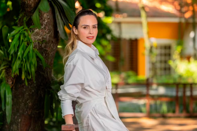 Ana Paula Renault é a primeira convidada da nova temporada do Saia Justa