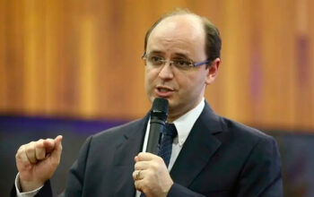 Secretário de Educação Rossieli Soares cai após denúncias sobre contrato de R$ 348 milhões