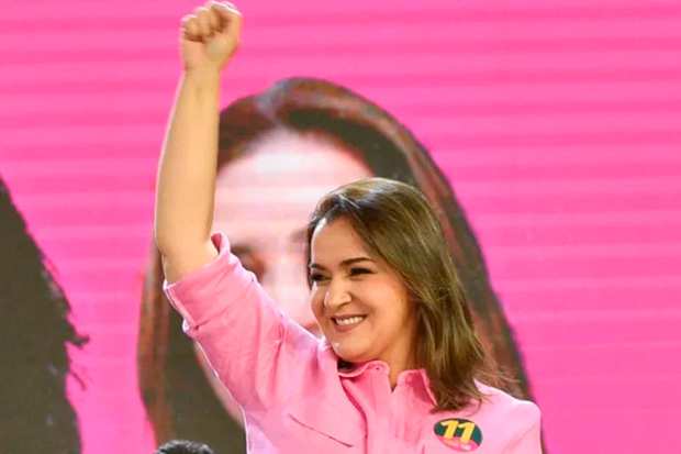 Prefeita bolsonarista sanciona lei que proíbe mulheres trans em banheiros femininos