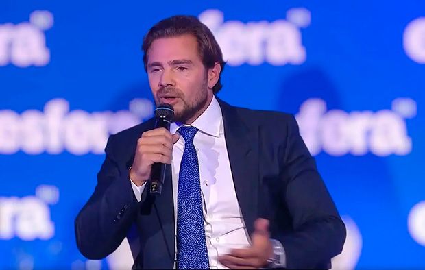 Três parlamentares e dois ex-ministros de Bolsonaro voaram juntos em jato de Vorcaro