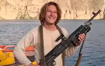 YouTuber invade ilha de tribo isolada, deixa Coca-Cola e pode pegar até 5 anos de prisão