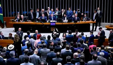 AGU pede ao STF suspensão da Lei da Dosimetria, que reduz penas dos golpistas do 8/1
