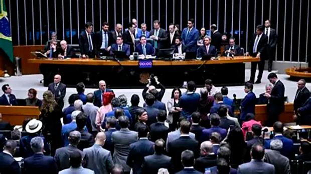 AGU pede ao STF suspensão da Lei da Dosimetria, que reduz penas dos golpistas do 8/1