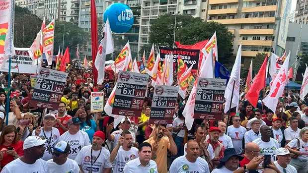 “Alcolumbre fascista, ladrão e entreguista” dá o tom em ato no Dia do Trabalho em SP