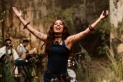 Anitta ataca “burrice” causada pelas redes sociais e lança “hino pelo fim da escala 6×1”