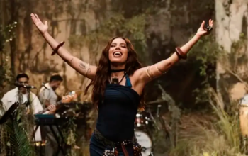 Anitta ataca “burrice” causada pelas redes sociais e lança “hino pelo fim da escala 6×1”