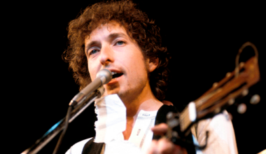 Bob Dylan aos 85: o poeta que reinventou a música popular e atravessou gerações