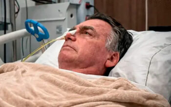 Bolsonaro recebe alta de hospital após cirurgia no ombro