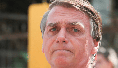 Cirurgia no ombro de Bolsonaro é concluída sem intercorrências