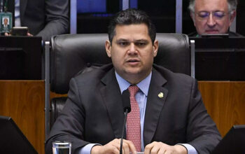 Estadão aponta Alcolumbre como símbolo da degradação do Senado