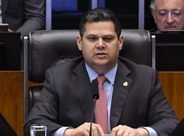 Estadão aponta Alcolumbre como símbolo da degradação do Senado