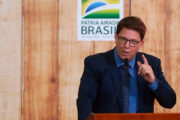 Ex-assessora de Mário Frias diz que fazia ‘rachadinha’ e pagava cartão da mulher do deputado