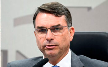 Flávio tenta capitalizar medida dos EUA contra PCC e CV
