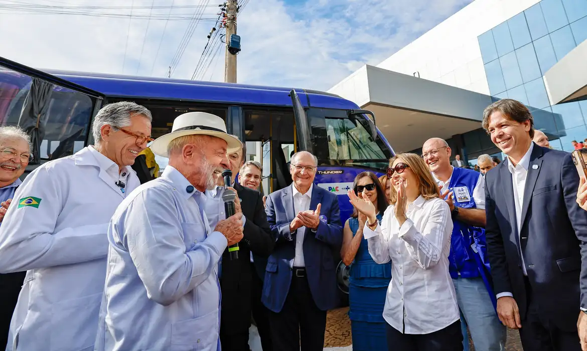 Lula anuncia R$ 2,2 bi para tratamentos contra o câncer pelo SUS