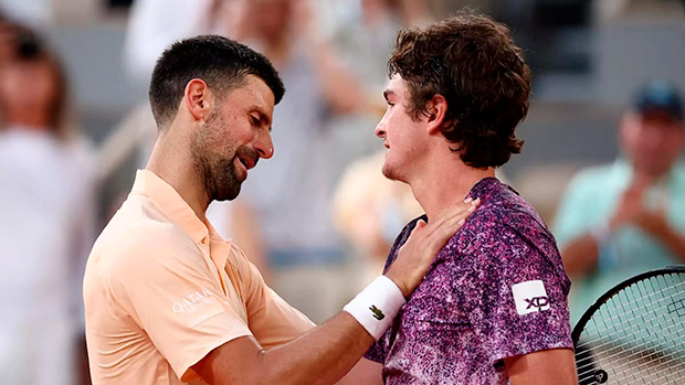 João Fonseca consegue virada histórica contra Djokovic em Roland Garros