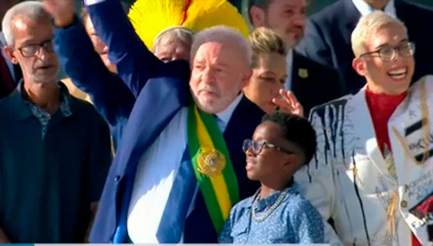 Lula abre 7,2 pontos de vantagem sobre Flávio Bolsonaro em nova pesquisa