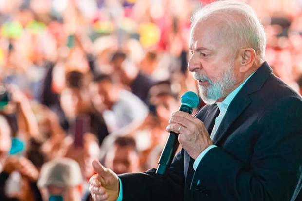 Lula descarta desafiar EUA, mas diz que Brasil não é republiqueta