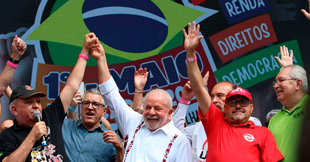 Lula lidera 1º e 2º turnos contra Flávio Bolsonaro após caso Dark Horse, diz AtlasIntel