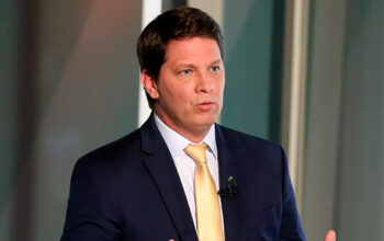 Mario Frias agradeceu a Vorcaro apoio financeiro para filme sobre Bolsonaro (áudio)