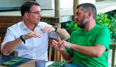 Oportunismo de Flávio Bolsonaro de associar Lula ao crime organizado vira contra ele: “Amigo de informante do CV”