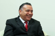 Pastor bolsonarista Aldery Nelson Rocha diz que mulher deve “rastejar” pelo marido para manter casamento