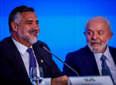 Paulo Pimenta ironiza 22 votos contrários à PEC do fim da escala 6x1: “Mais uma vez contra os trabalhadores”