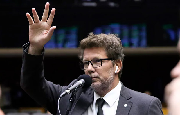 PT aciona PGR contra Mário Frias por suspeita de rachadinha e lavagem de dinheiro