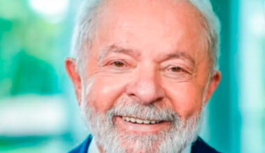 Quaest: Lula cresce no 1° turno e volta a ficar numericamente à frente de Flávio Bolsonaro no 2°