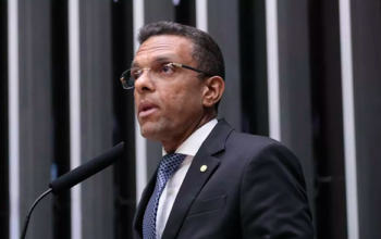 Otoni de Paula elogia atuação de Lula no caso Master: 'passa longe do escândalo'