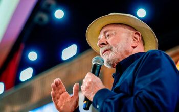 Lula tem vantagem em todos os cenários de primeiro turno, diz Apex/Futura