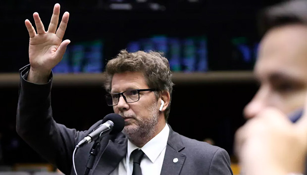 Câmara diz ao STF que Mário Frias viajou sem aval oficial
