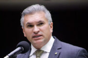 “Flávio Bolsonaro é um picareta e esse dinheiro de filme é propina”, diz o ex-bolsonarista Julian Lemos