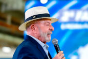 Lula faz nova sessão de radioterapia no couro cabeludo