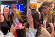 Ana Paula Renault, campeã do BBB 26, é cercada por fãs em aeroporto