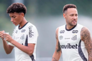 Neymar agride Robinho Jr. após ser driblado pelo garoto em treino
