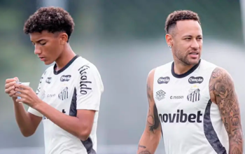 Neymar agride Robinho Jr. após ser driblado pelo garoto em treino
