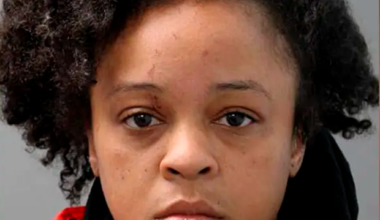 Mulher é condenada por jogar dinamite em namorado enquanto ele dormia
