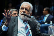 Jaques Wagner diz que PEC da Anistia é extremamente nefasta à democracia brasileira