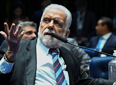 Jaques Wagner diz que PEC da Anistia é extremamente nefasta à democracia brasileira